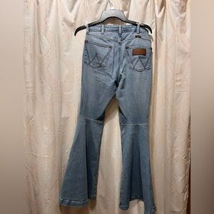 Women's Wrangler Flared jeans